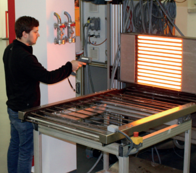 Vacuum chamber infrared heater